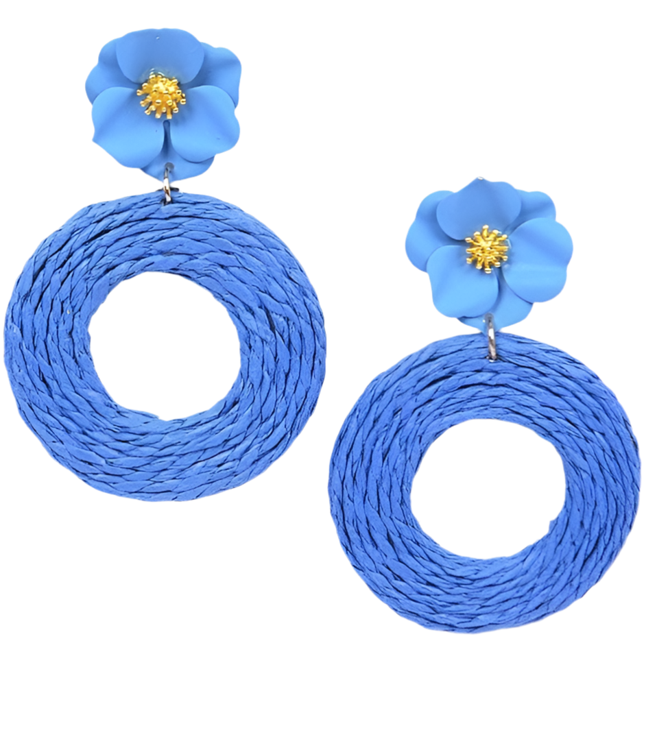 Raffia with flower earring for a tropical look.