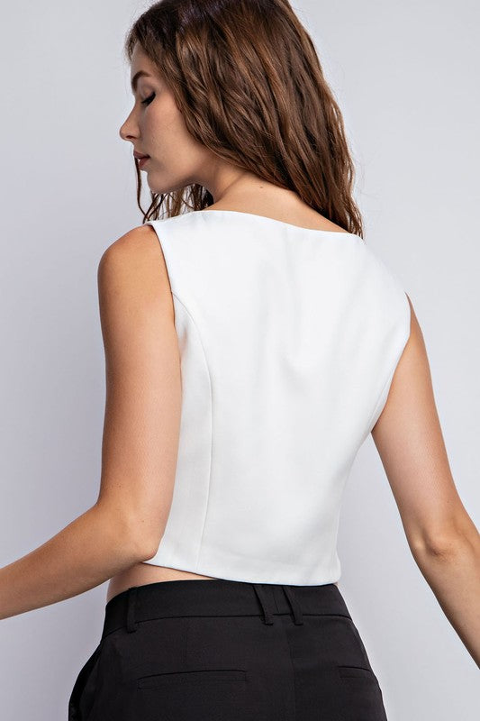 Short vest for any occasion.