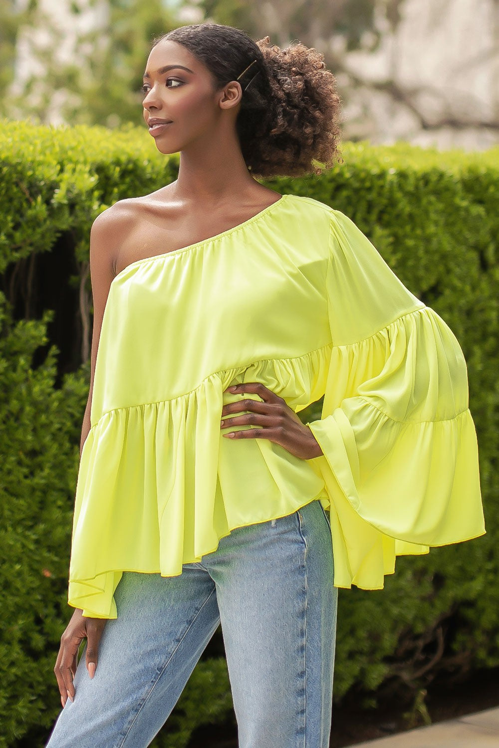 Voluminous Top for a fun look