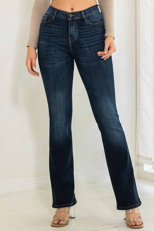 Mahón estilo "boot cut", stretch para un entalle sexy.