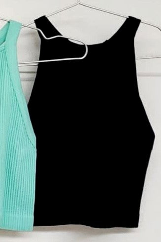 Y back crop cami crop, perfect combination for your jeans and shorts.