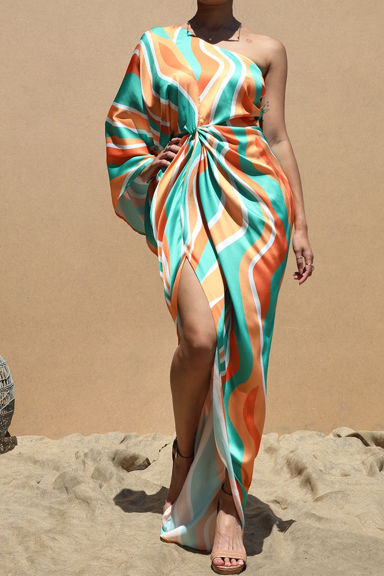 Traje maxi asimétrico de un solo hombro. Lúcete como diosa griega con esta belleza.