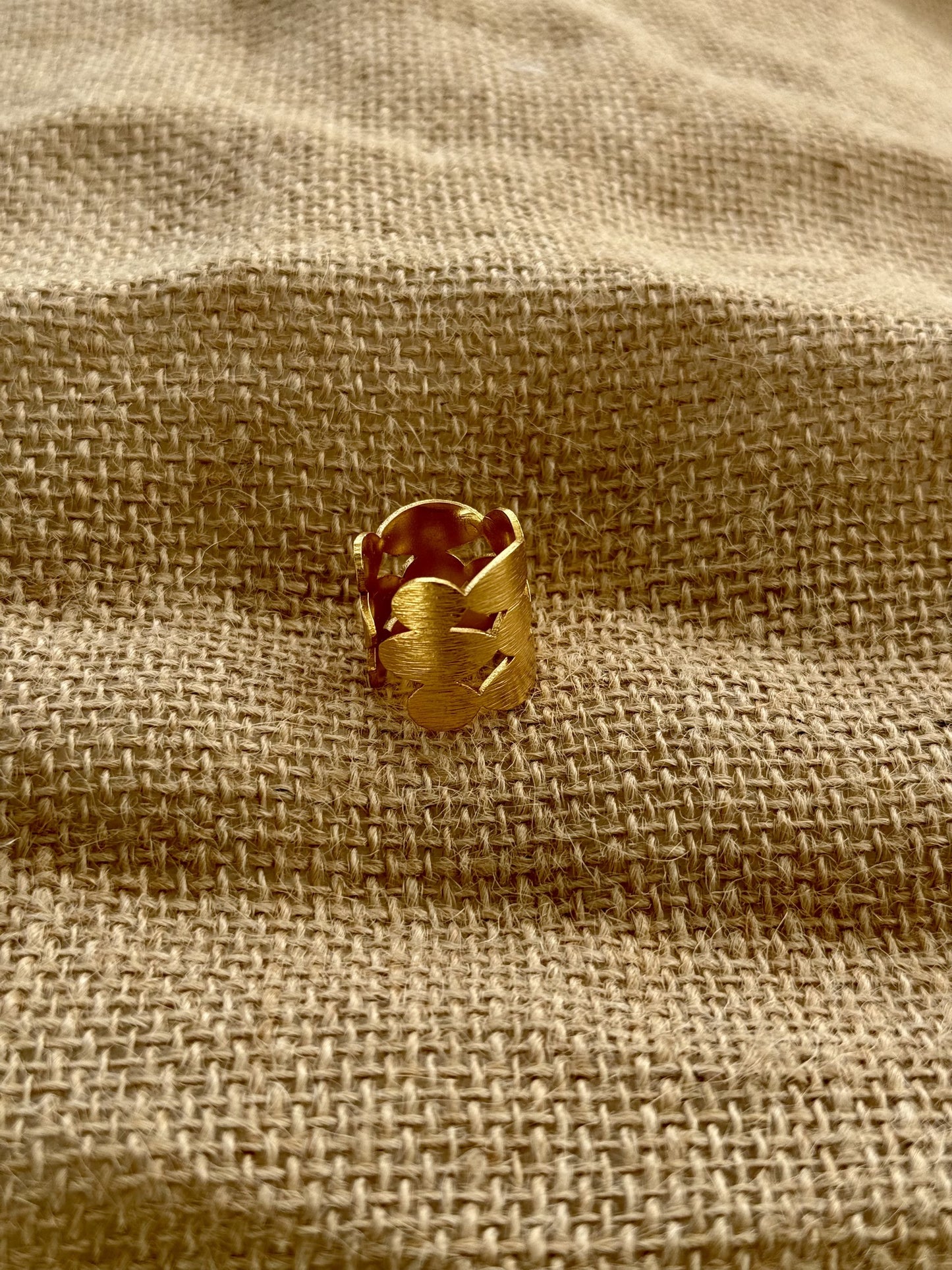 Ovals and circles adjustable gold metal ring.