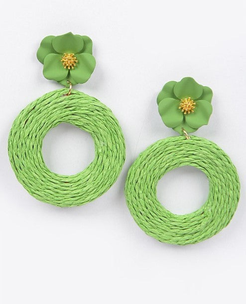 Raffia with flower earring for a tropical look.