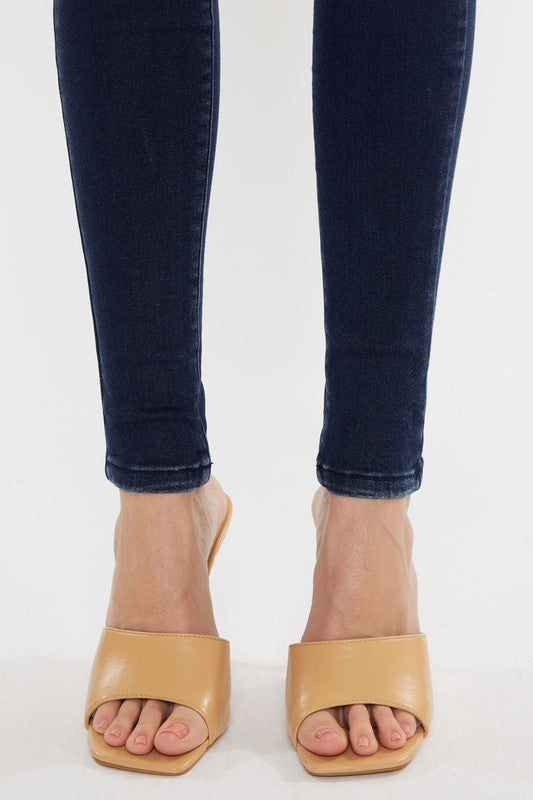 "Skinny jean", ideal para utilizarlo con botas.
