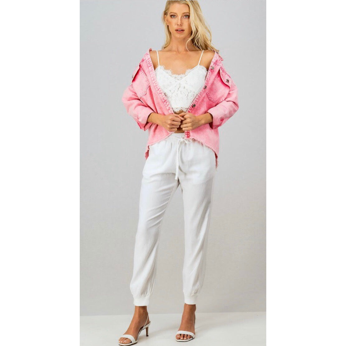 Linen Jogger Pant for hanging out outside and daily activities.
