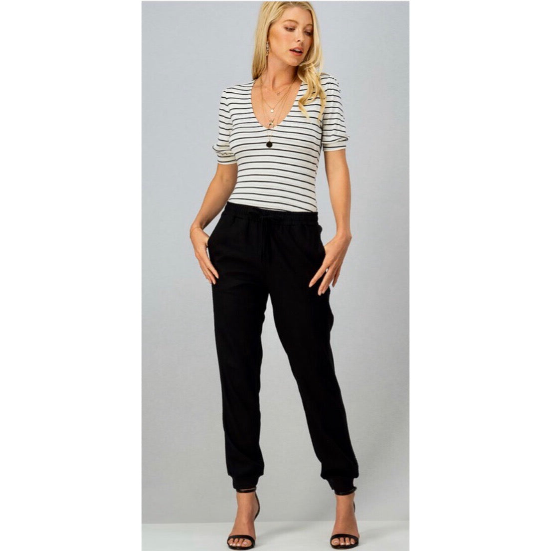 Linen Jogger Pant for hanging out outside and daily activities.