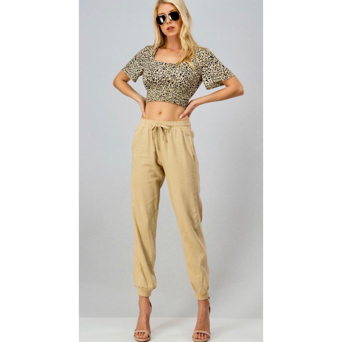 Linen Jogger Pant for hanging out outside and daily activities.