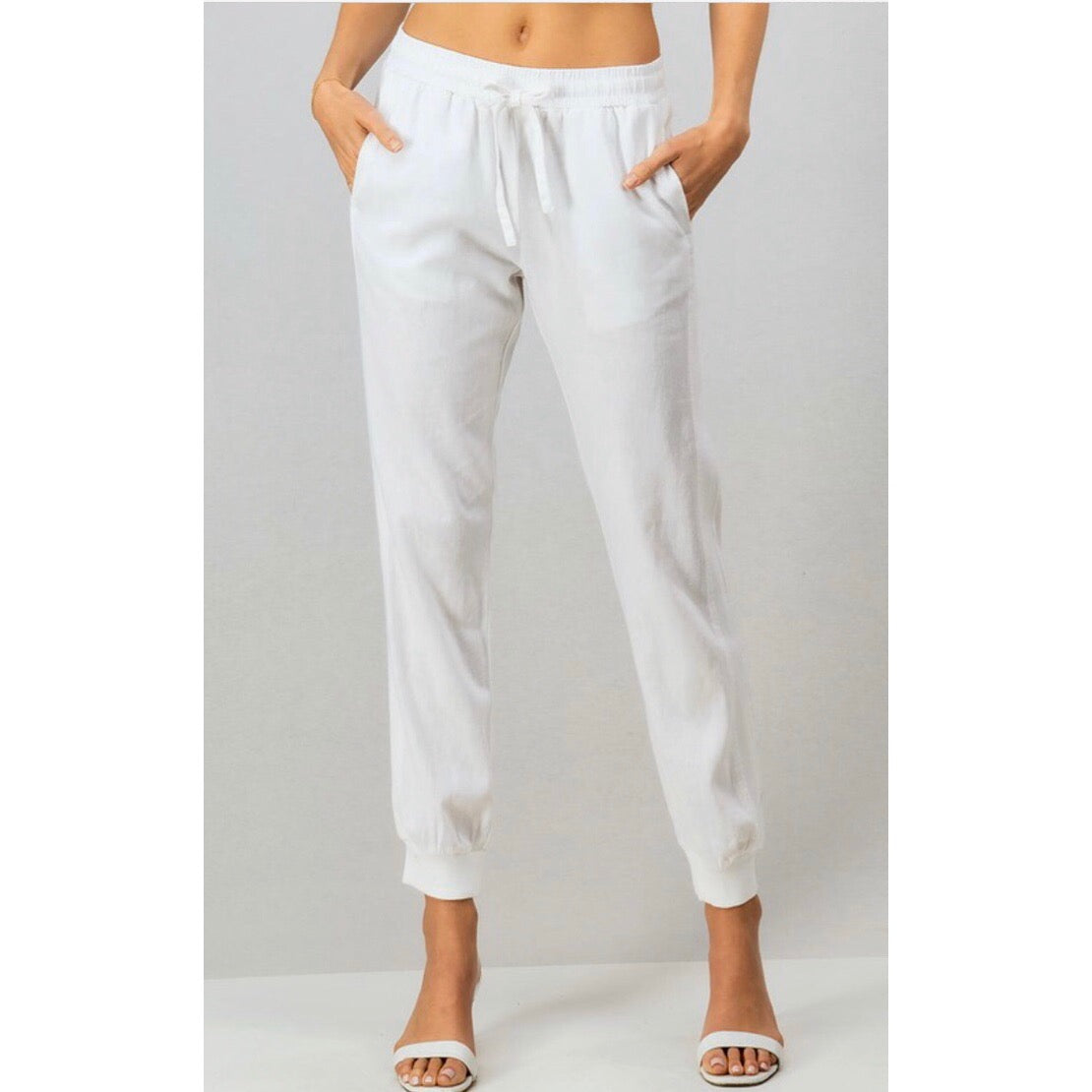 Linen Jogger Pant for hanging out outside and daily activities.