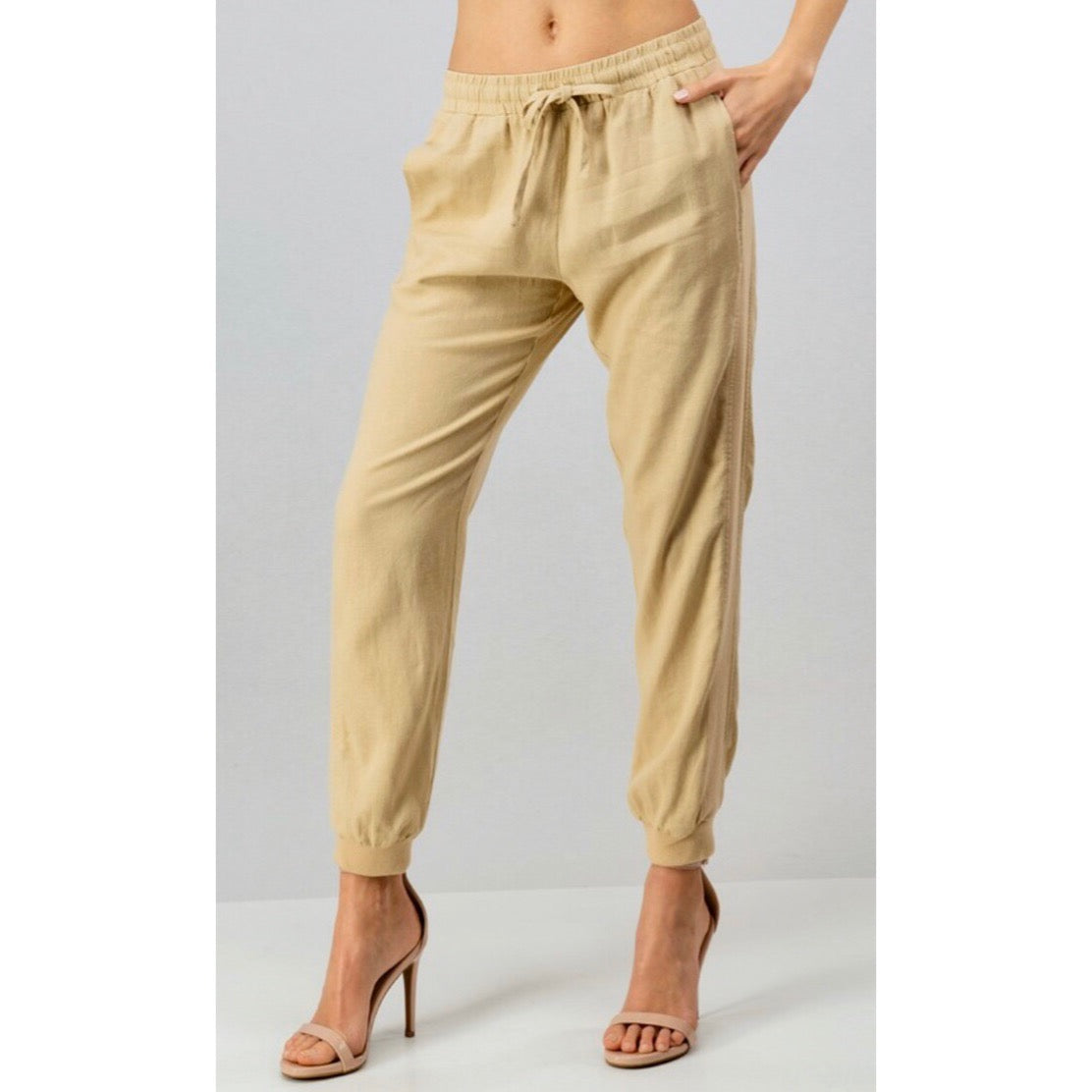 Linen Jogger Pant for hanging out outside and daily activities.