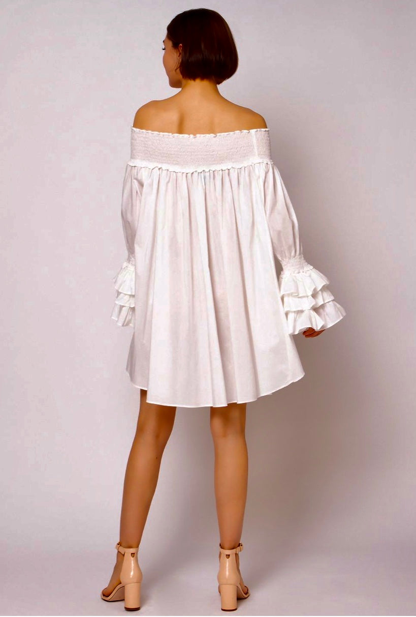 Off shoulder tunic, so elegant and feminine, such a romantic look.