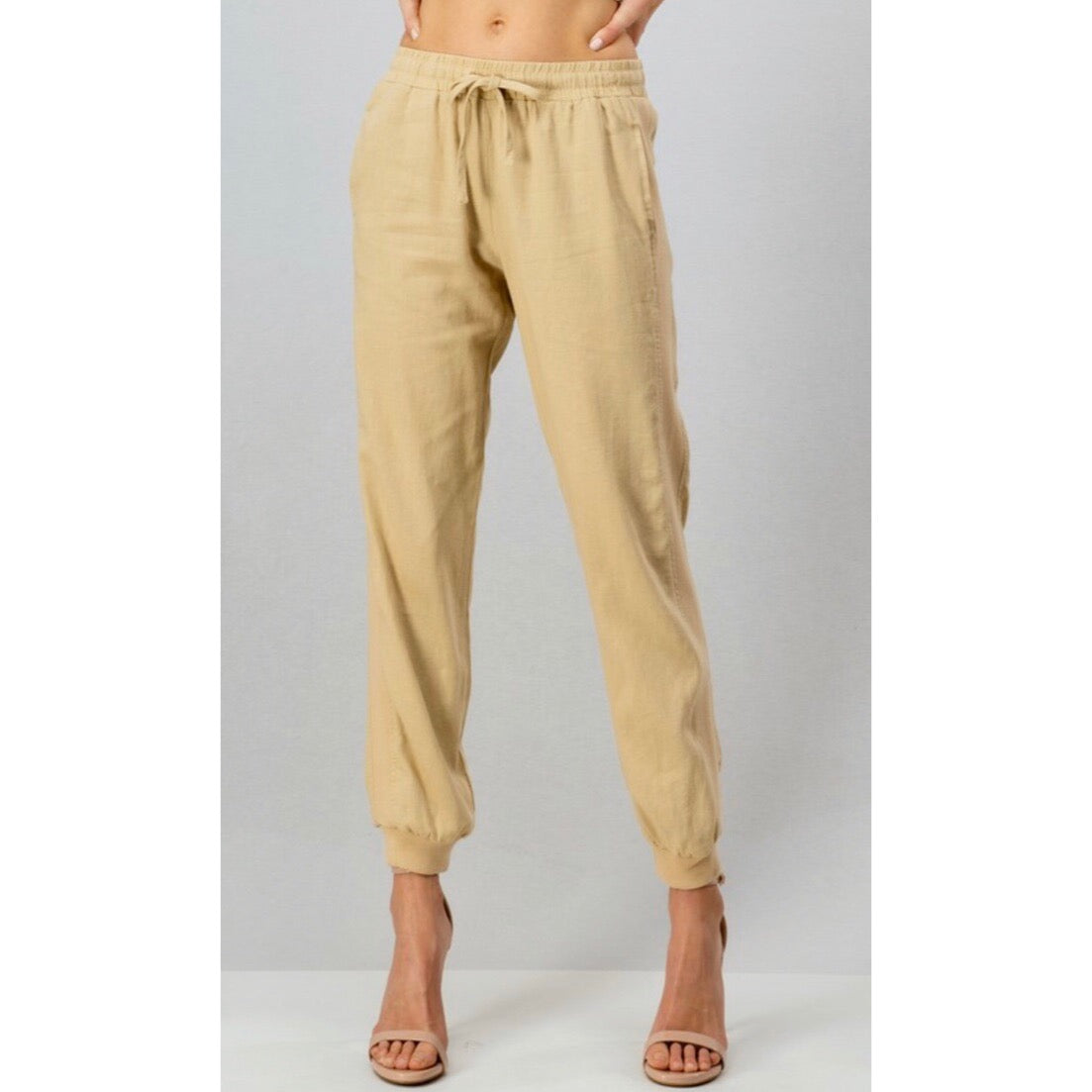 Linen Jogger Pant for hanging out outside and daily activities.