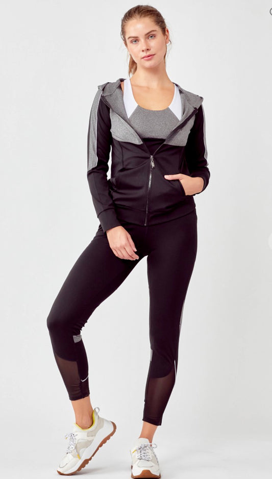 Three-piece activewear for your fitness life.