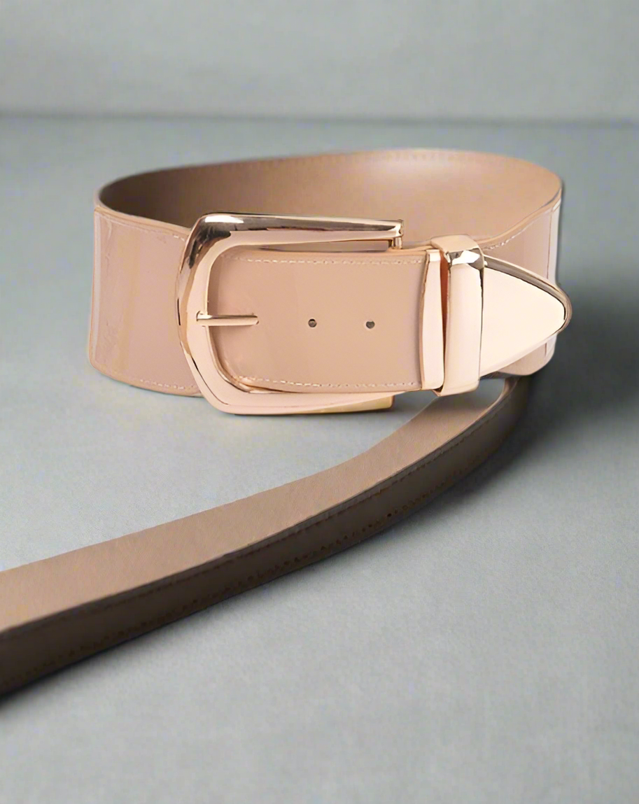 Big Buckle Belt to define your waist.