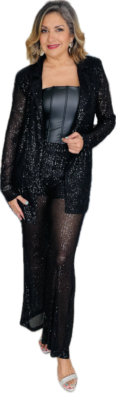 Black sequins set, the most beautiful attire for any celebration.